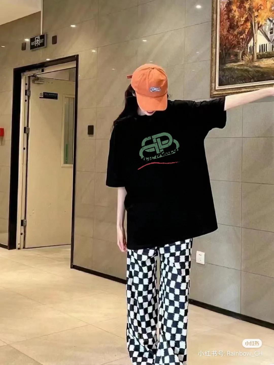 P80✨🔥 BALENCIAGA Paris lettering printed short-sleeved T-shirt. Custom-woven and dyed 300 grams of combed cotton heavyweight fabric. Zero color difference in threads. Perfect details. Different from the current currency version. Welcome to compare. Same Style for men and women. Must-sell in the picture above. Color: White Black Size: 1 2 3 4